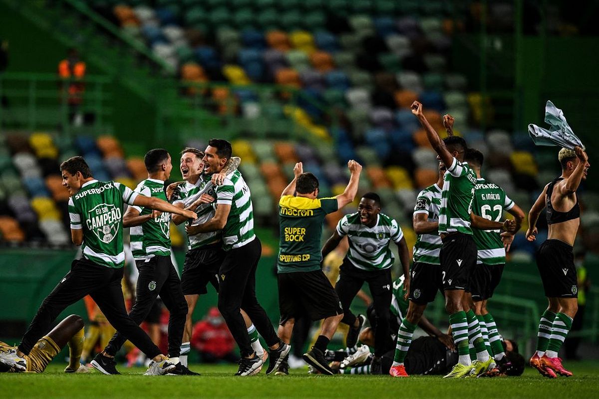 Các cầu thủ Sporting CP ăn mừng chức vô địch