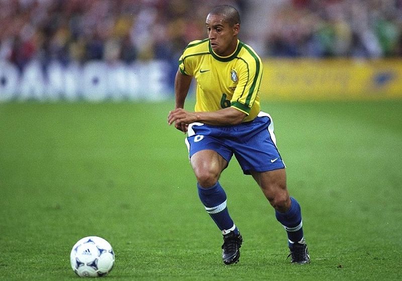 Hậu vệ Roberto Carlos - Biểu tượng của bóng đá Brazil