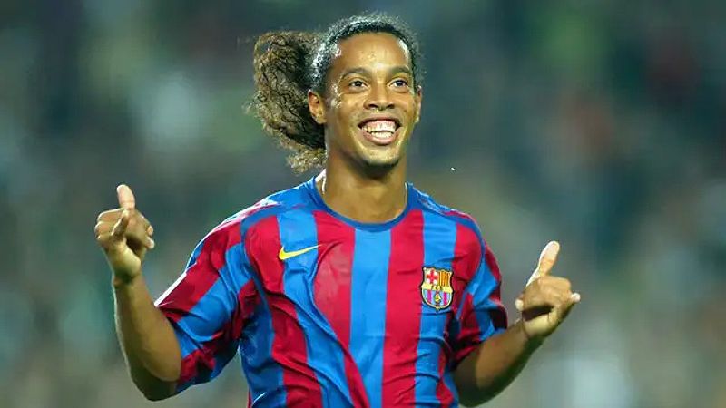 Ronaldinho - Vua sân cỏ mang lại niềm vui